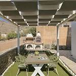 Bazeos Villa *