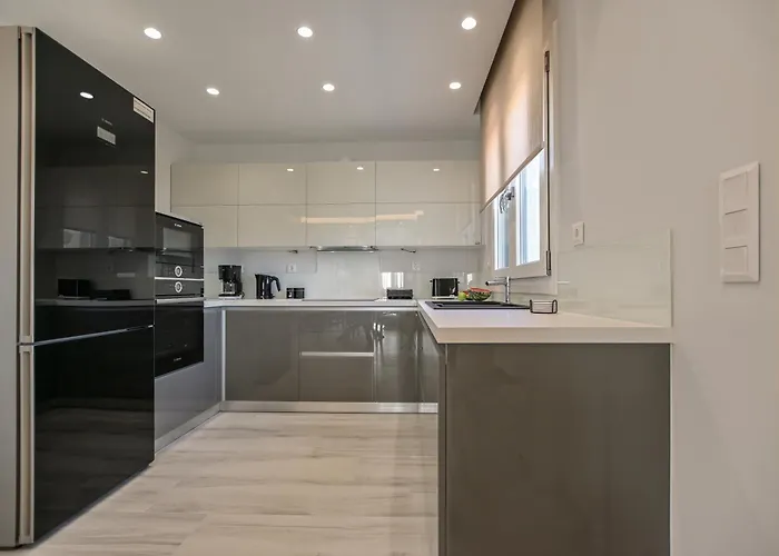 Bazeos Βίλα Αγγίδια